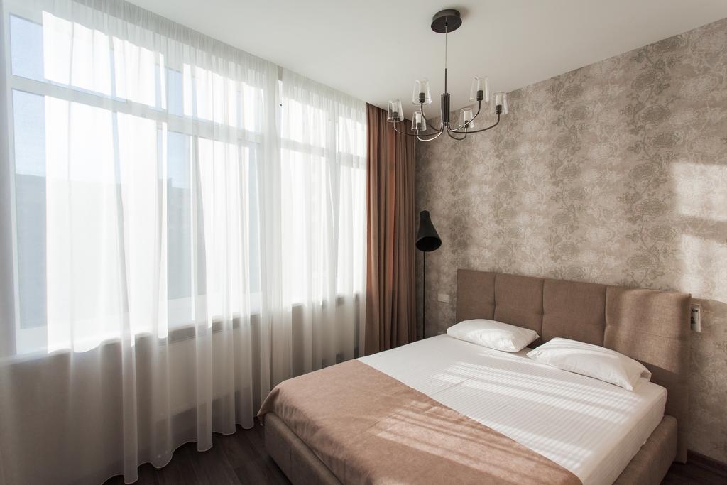 Modern Double Bedroom Apartment In Arkadia Odessa Exterior foto